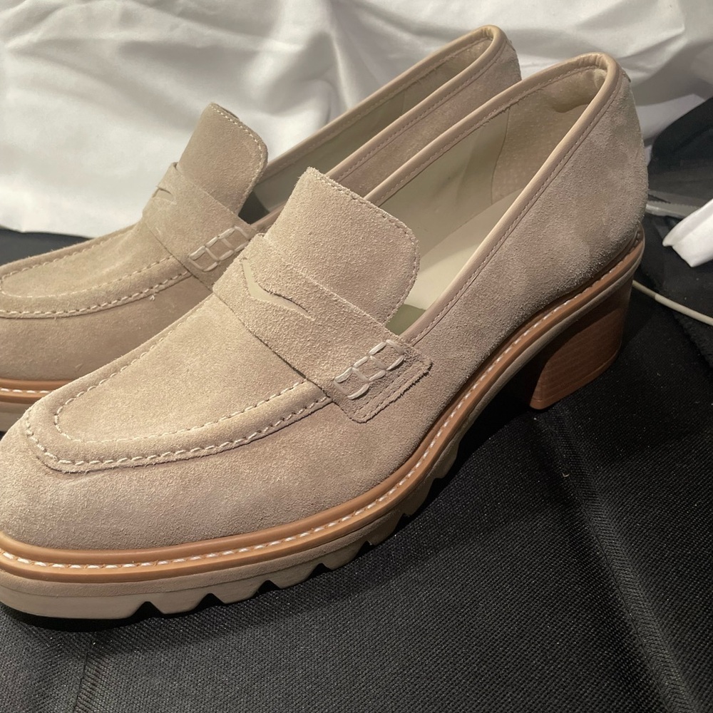 Bernardo Women’s Platform Loafer W/Size 8.5